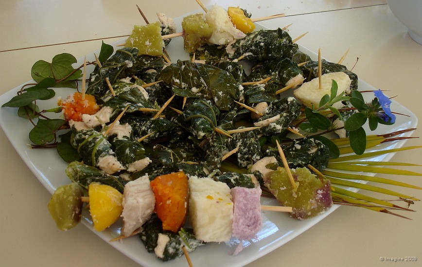 10.95- Brochettes de poulet au bred, chou kanak.JPG